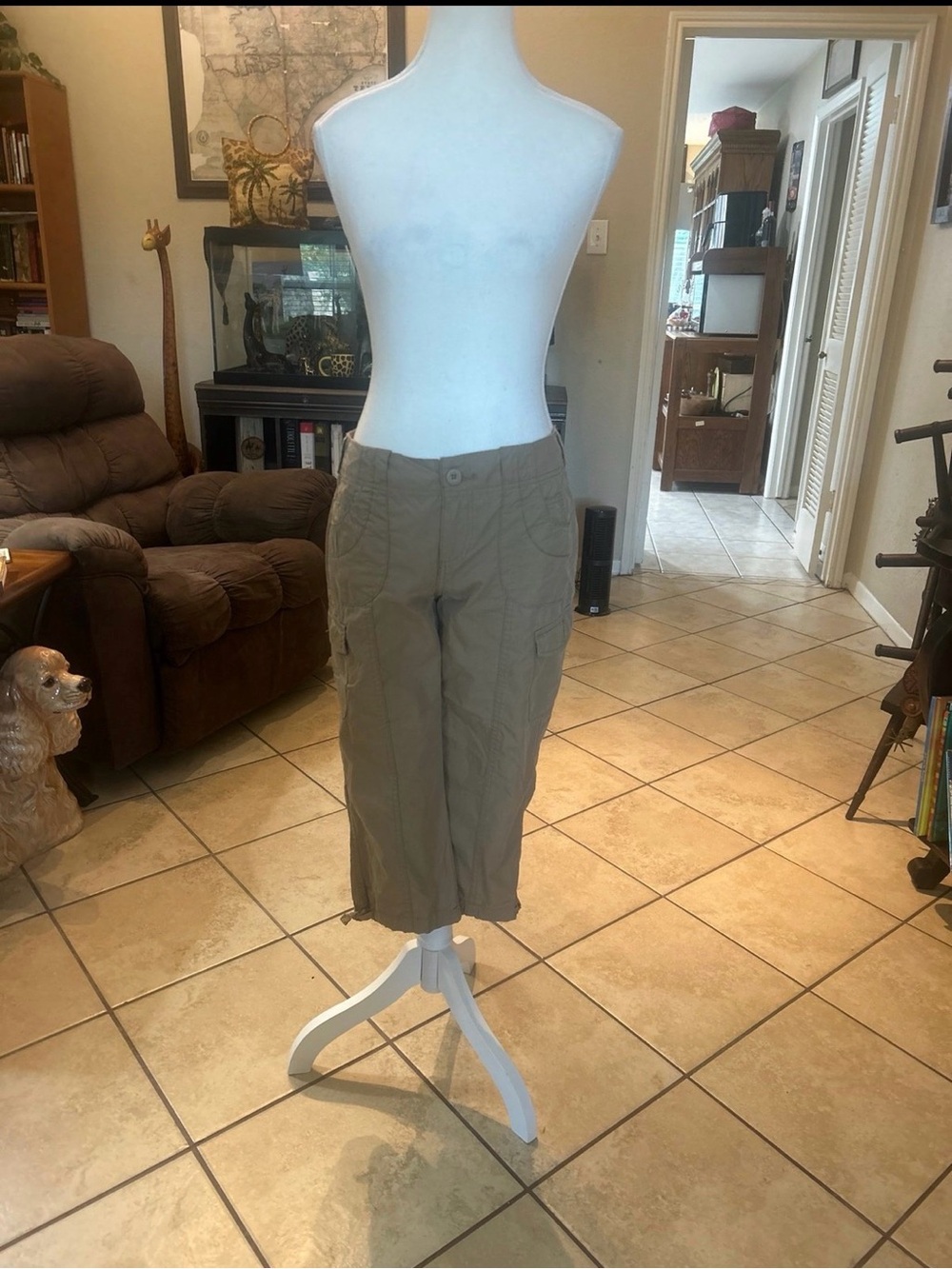 BCG Women’s Cargo Pants . Size 2 , 19 1/2 “ inseam and 14 1/2” waist measurement